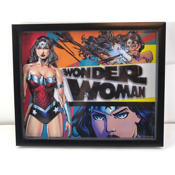 Wonder Woman DC Comics 3D Print Glass Framed Wall Picture Decoration - Picture 1 of 7